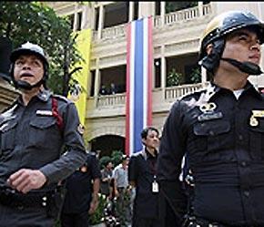 Tiêu dùng và đầu tư ở Thái Lan hiện rất yếu do tình trạng bất ổn chính trị và giá dầu mỏ cao.