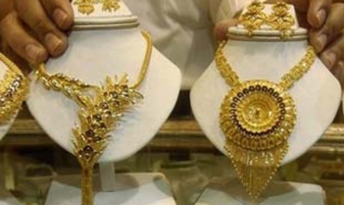 Vàng đứng giá, giao dịch chùng xuống