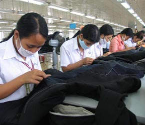 Biến động lao động tại các đơn vị sản xuất thuộc ngành may rất cao, bình quân 20%/năm.