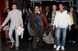 Những lao động Việt Nam đầu tiên tại Libya về đến sân bay Nội Bài sáng nay - Ảnh: Dolab.gov.vn.