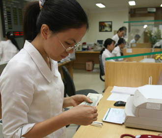 Đưa hoạt động thu đổi ngoại tệ vào nề nếp.