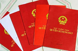 Theo ông Phùng Văn Nghệ, quyền Tổng cục trưởng Tổng cục Quản lý đất đai (Bộ Tài nguyên và Môi trường), mẫu giấy chứng nhận mới sẽ kế thừa 2 mẫu giấy chứng nhận cũ.