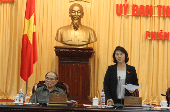 Phó chủ tịch Quốc hội Nguyễn Thị Kim Ngân phát biểu kết thúc phiên thảo luận về đề án tổng thể tái cơ cấu kinh tế - Ảnh: CTV.