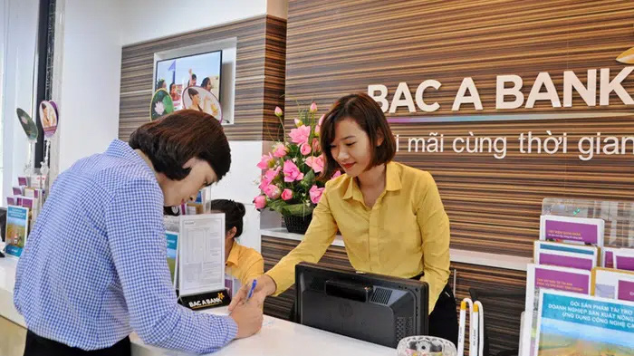 Giao dịch tại Bắc Á Bank.