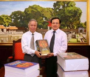 “Đây là công trình trí tuệ đồ sộ, chứa đựng đầy đủ những kết tinh văn hóa của 1.000 năm Thăng Long Hà Nội" - Ảnh: Mạnh Thắng.