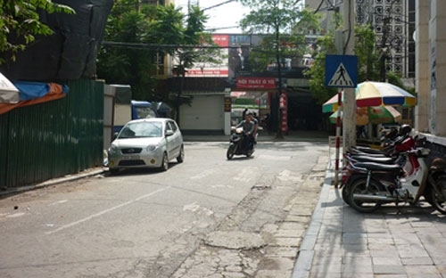 Một đoạn trên phố Bạch Thái Bưởi, quận Hà Đông.<br>