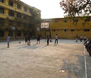 Không nhiều trường đại học có chỗ cho sinh viên chơi thể thao.