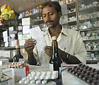 Tại một số nước ở châu Phi, châu Á và Mỹ Latinh, tới 30% lượng thuốc bán ra là thuốc giả.