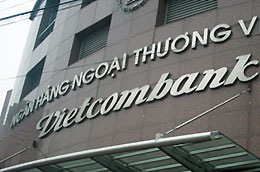 Việc điều chỉnh phân loại nợ xấu làm tăng chi phí dự phòng và ảnh hưởng tới lợi nhuận của Vietcombank.