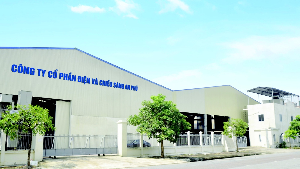 Aplico đã khẳng định trên thị trường là một đơn vị sản xuất cột đèn chất lượng và uy tín, tiến độ giao hàng nhanh chóng, giá cả hợp lý.