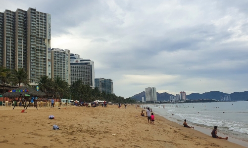 Dịch bệnh tái bùng phát, du lịch, khách sạn tiếp tục lao đao