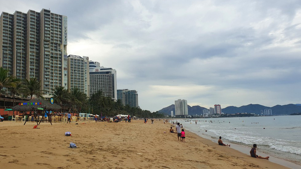 Hầu hết các khách sạn và khu nghỉ dưỡng có kết quả hoạt động kinh doanh giảm sút, một số ít phải quyết định đóng cửa tạm thời, theo báo cáo của Savills Việt Nam