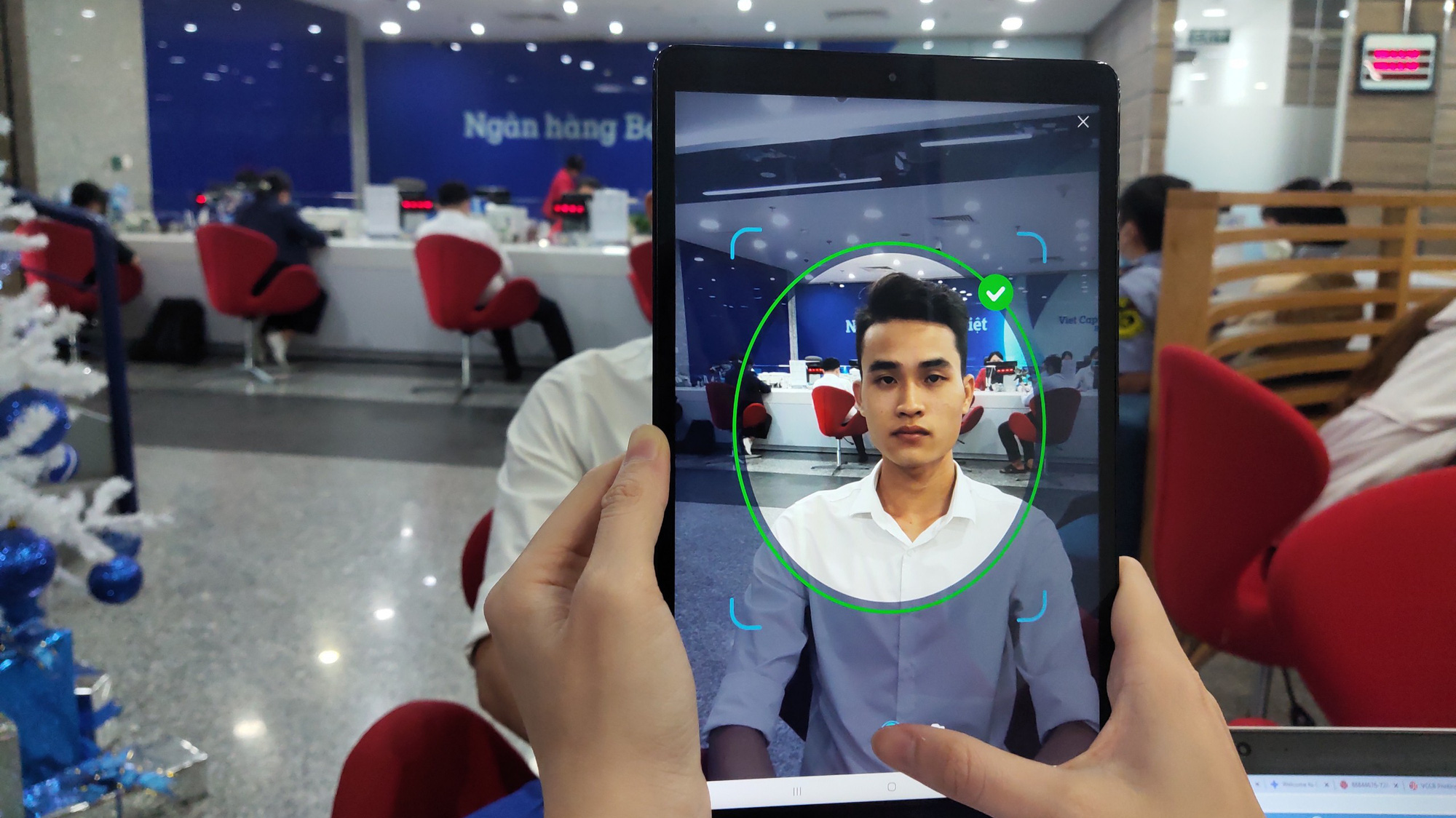 eKYC được xem như "tấm vé gửi xe" mà các ngân hàng phải có khi chuyển đổi số.