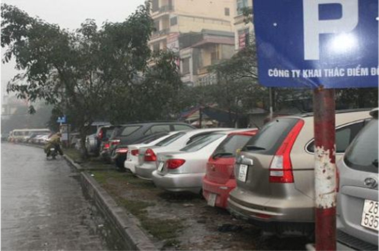 Xây dựng các điểm đỗ xe đang là vấn đề nan giải của Hà Nội.