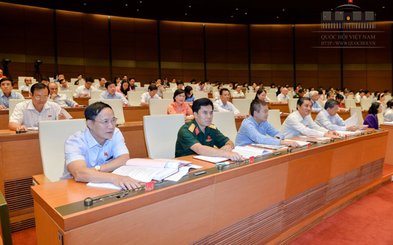 Quốc hội bấm nút thông qua Luật Trách nhiệm bồi thường của Nhà nước.