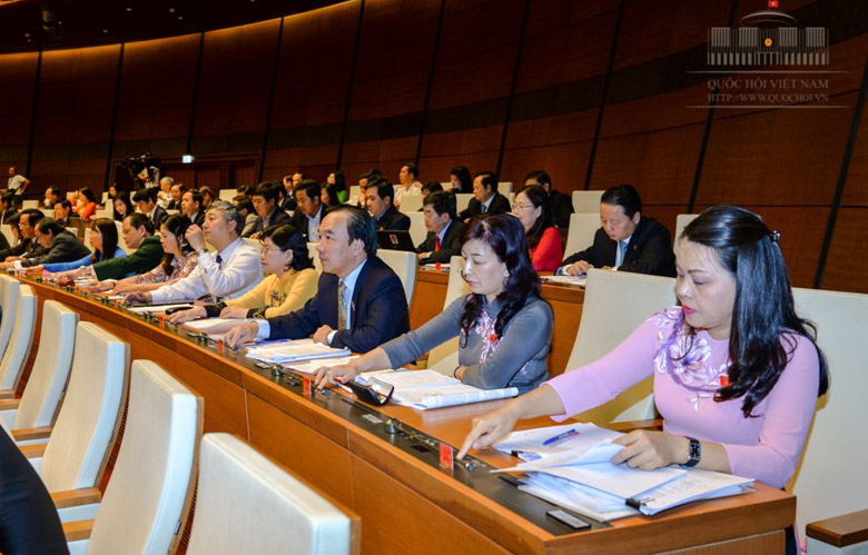 Kỳ họp thứ tư diễn ra từ 23/10 đến 24/11 Quốc hội sẽ hơn một lần phải bấm nút quyết định chuyện tiêu tiền.