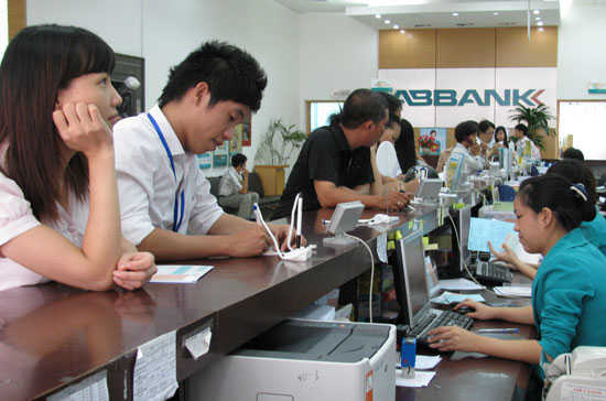 Sau 9 tháng, một số ngân hàng thương mại cổ phần thông báo đã vượt kế hoạch lợi nhuận cả năm.