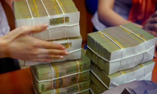 Lãi suất và lỗ hổng ruộng bậc thang