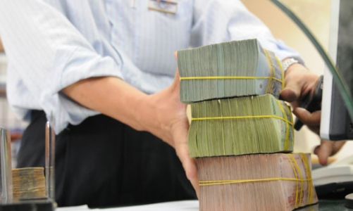 Vay thêm ngoại tệ, chưa thắt chặt chính sách tiền tệ