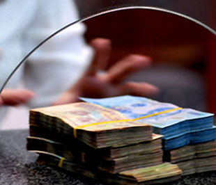 Trong bối cảnh kinh tế vẫn nhiều khó khăn, nhiều ngân hàng vẫn thu về lợi nhuận lớn.