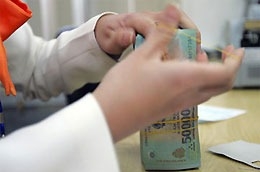 Lãi suất giao dịch bình quân qua đêm bằng VND trên liên ngân hàng trong ngày 26/10 ở mức 8,38%/năm.