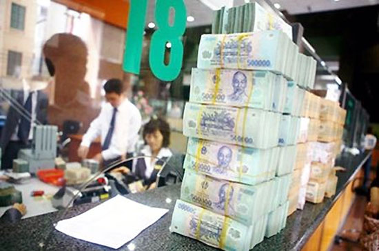 Theo Ngân hàng Nhà nước, sau hơn 6 tháng triển khai cơ cấu lại hệ thống các tổ chức tín dụng, rủi ro hệ thống từng bước được kiểm soát, nguy cơ đổ vỡ hệ thống từng bước được đẩy lùi.