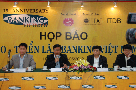 Buổi họp báo công bố sự kiện hội thảo, triển lãm Banking Việt Nam 2012 - Ảnh: M.Chung.