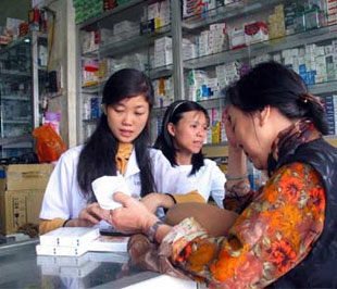 Dược sỹ được đào tạo hiện nay chủ yếu làm việc trong lĩnh vực cung ứng và hướng dẫn sử dụng thuốc, sản xuất thuốc, kiểm nghiệm thuốc và mỹ phẩm.