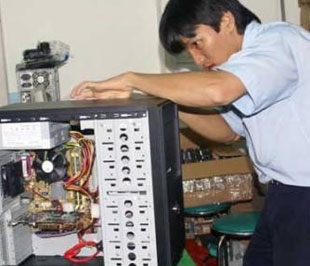 Trong trường hợp thương nhân thay thế linh kiện hoặc đổi sản phẩm mới cho người tiêu dùng thì thời hạn bảo hành của linh kiện hoặc sản phẩm đó sẽ được tính lại từ đầu - Ảnh minh hoạ.