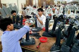 Bảo hiểm thất nghiệp là chính sách mới có tác động trực tiếp đến người lao động - Ảnh: Việt Tuấn.