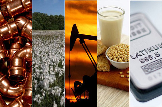 Trong đó, giá vàng thế giới đi ngang, còn dầu thô bị đẩy lên cao nhất 9 tháng.