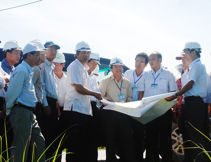 Ông Nguyễn Bá Thanh, nguyên Bí thư Thành ủy Đà Nẵng trong một lần kiểm tra công trình xây dựng khu dân cư mới tại Đà Nẵng.<br>