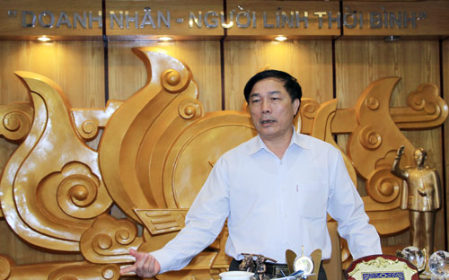 Chủ tịch Tổng công ty Cổ phần Hợp Lực, đồng thời là Chủ tịch Câu lạc bộ Bóng đá Thanh Hoá, ông Nguyễn Văn Đệ - Ảnh: Bobi.<br>