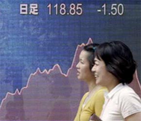 Vẻ vui mừng lộ rõ trên khuân mặt các nhà đầu tư chứng khoán Nhật Bản.