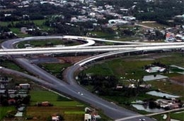 Hệ thống đường dẫn thuộc tuyến đường cao tốc Tp.HCM - Trung Lương - Ảnh: Trọng Đức.