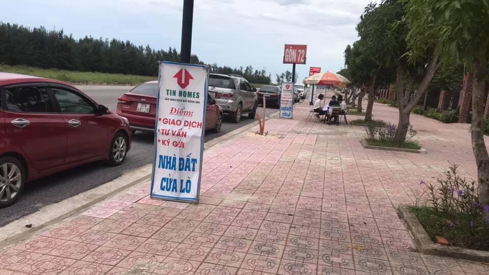 Nhà đầu tư khắp nơi đổ về Cửa Lò, giao dịch nhộn nhịp.