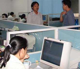 Cán bộ công chức làm việc vào ngày thứ bảy được cơ quan bố trí nghỉ bù vào các ngày khác, bảo đảm làm việc 40 giờ trong tuần theo đúng quy định và được hưởng chế độ tiền lương.