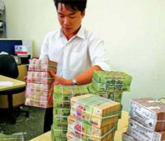 Tăng trưởng tín dụng quá nóng trong năm 2007 là một nguyên nhân dẫn đến căng thẳng thanh khoản những tháng đầu năm 2008.