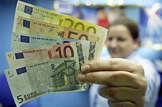 EU sẽ trừng phạt các nước thành viên có nợ công quá cao - Ảnh: AFP.