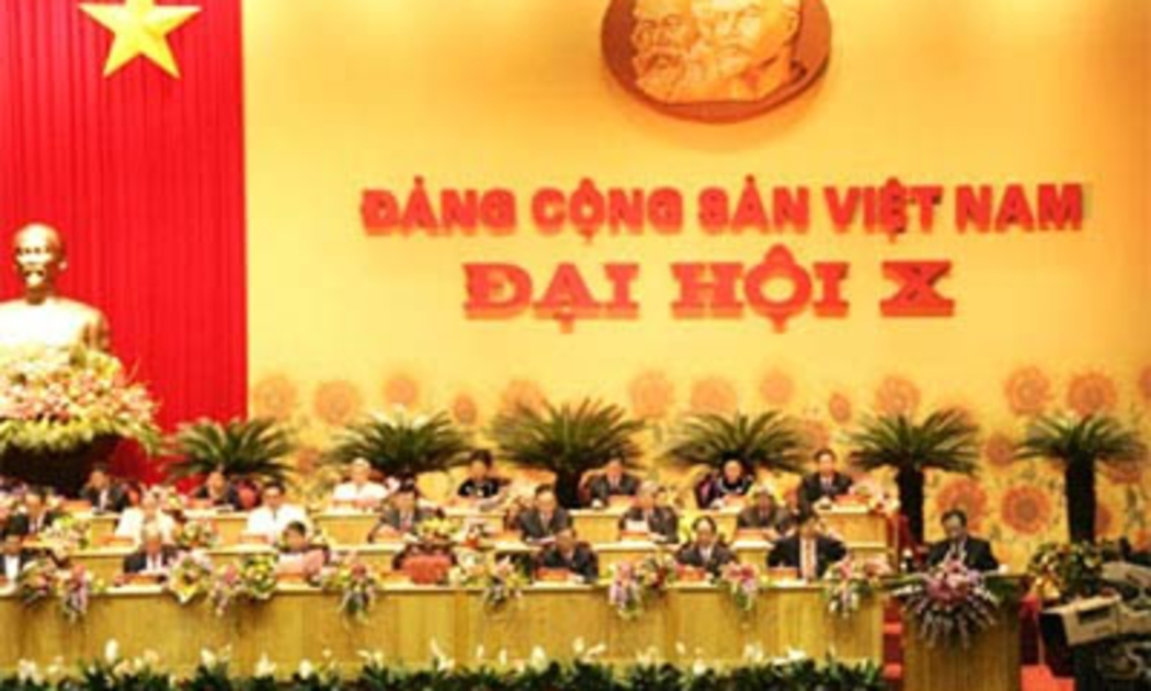 Quang cảnh tại Đại hội đại biểu toàn quốc lần thứ X của Đảng Cộng sản Việt Nam.
