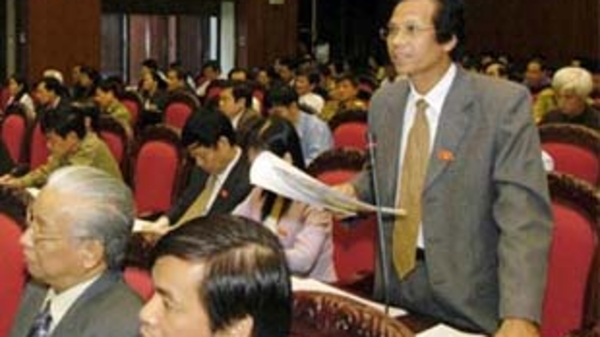 Nghị trường “nóng” trước khó khăn của nông dân