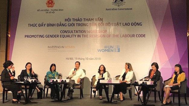 Hội thảo thúc đẩy bình đẳng giới trong sửa đổi Bộ Luật Lao động sáng 19/10.