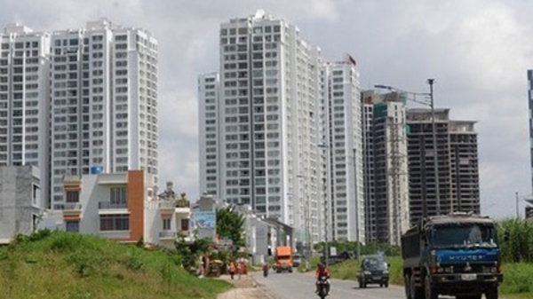 Vốn cho bất động sản: Rót tiếp hay dừng?