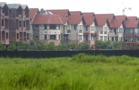 Theo Bộ Xây dựng, trong 6 tháng đầu năm nay, nhiều dự án bất động sản không có giao dịch.