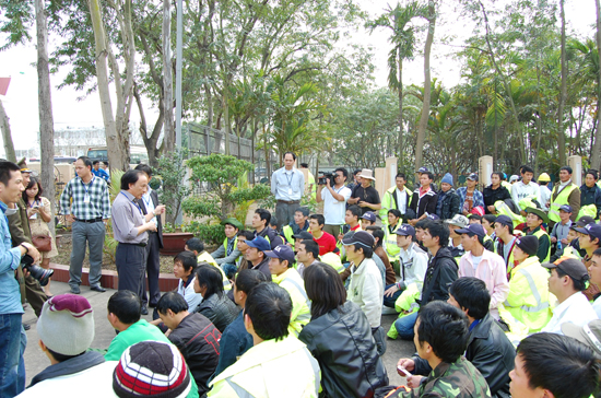 Doanh nghiệp xuất khẩu lao động đang bị cho là "om" lao động để làm nguồn đưa sang thị trường khác.