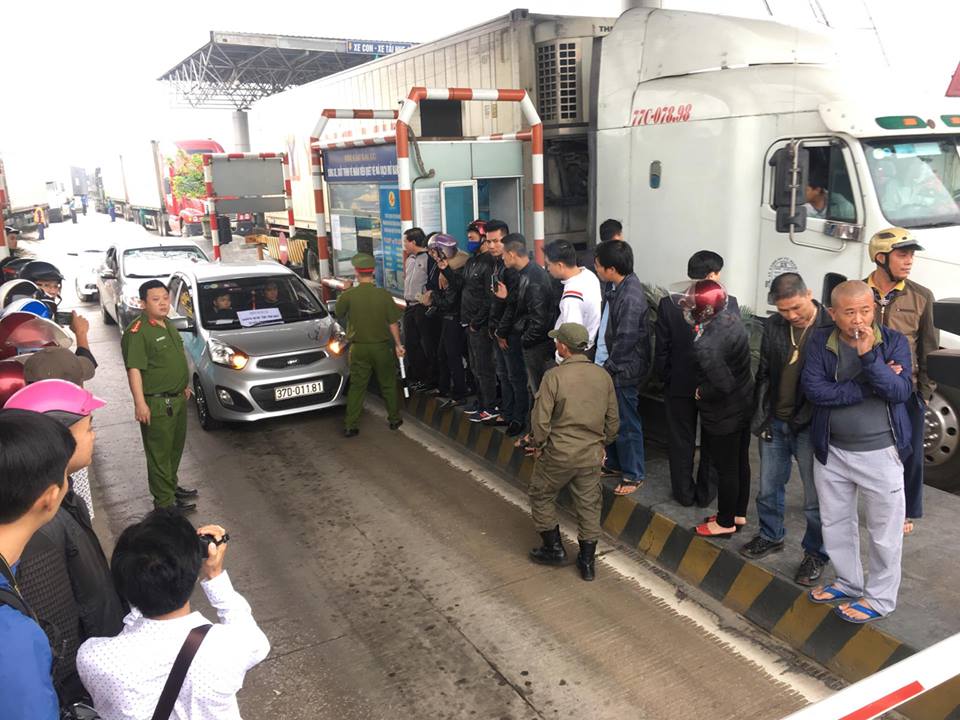 Bộ Giao thông Vận tải cũng đề nghị UBND tỉnh Nghệ An, UBND tỉnh Hà Tĩnh 
chỉ đạo có biện pháp đảm bảo an ninh trật tự, an toàn giao thông, tránh 
ùn tắc giao thông trong quá trình thu giá dịch vụ.<br>
