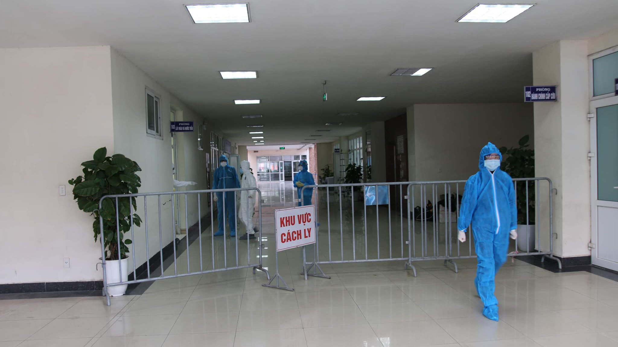 Bệnh viện dã chiến thứ hai của Hải Dương chính thức hoạt động đón bệnh nhân Covid-19 về điều trị. Ảnh - Trung Sơn. 