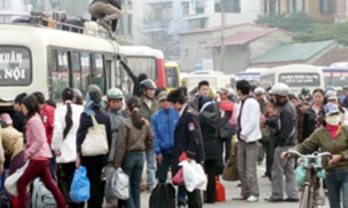 Tết Dương lịch: Quá tải tàu xe có tiếp diễn?