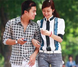  Không chỉ chạy đua với nhau trong các chương trình khuyến mãi, đưa các dịch vụ mới vào hoạt động nhằm mang lại giá trị gia tăng cho khách hàng cũng là một phương án cạnh tranh ráo riết của những nhà cung cấp.