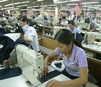 Tăng lương cũng chẳng đáng là bao vì chênh lệch giữa các bậc lương chỉ có 5.000 đến 10.000 đồng.